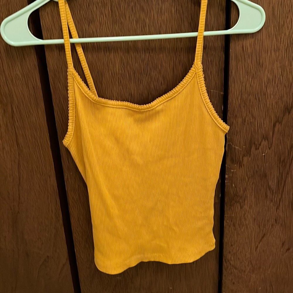 Size medium, gold
